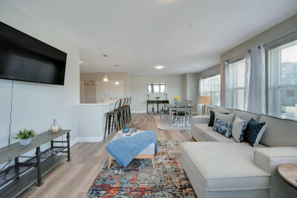 Beautiful 2Br Apt/Ewr Airport/King /Free Parking Newark Esterno foto