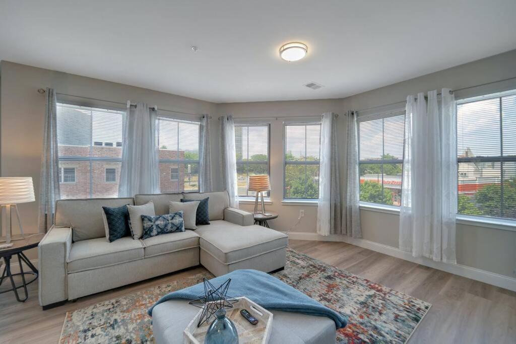 Beautiful 2Br Apt/Ewr Airport/King /Free Parking Newark Esterno foto