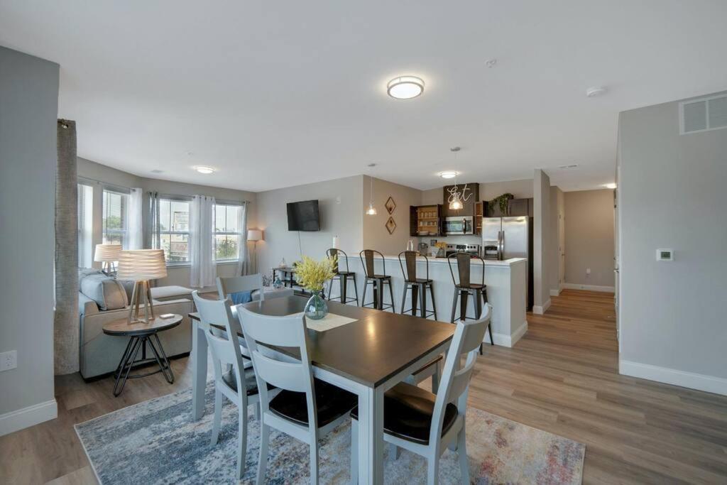 Beautiful 2Br Apt/Ewr Airport/King /Free Parking Newark Esterno foto