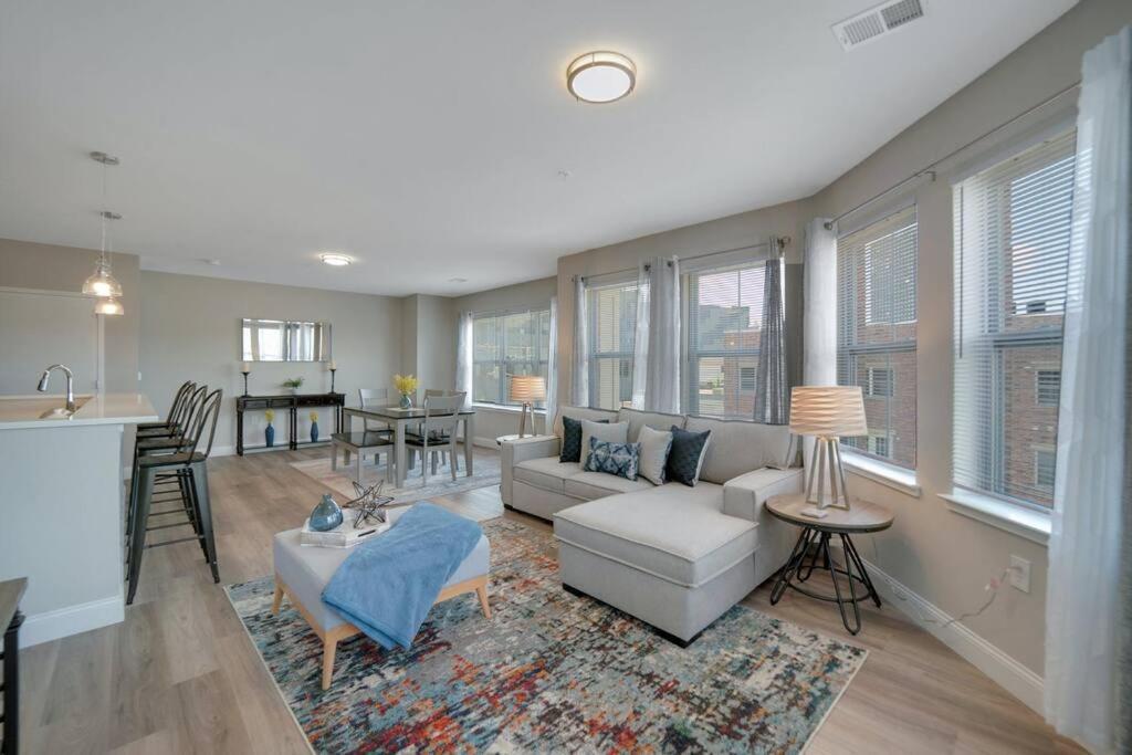 Beautiful 2Br Apt/Ewr Airport/King /Free Parking Newark Esterno foto