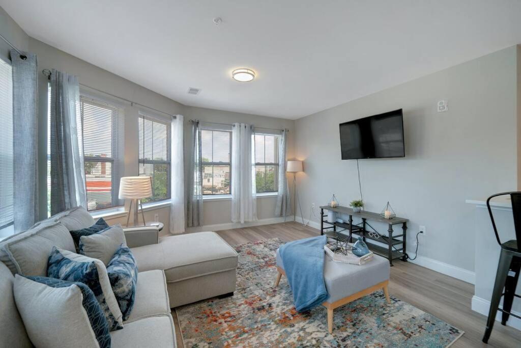 Beautiful 2Br Apt/Ewr Airport/King /Free Parking Newark Esterno foto