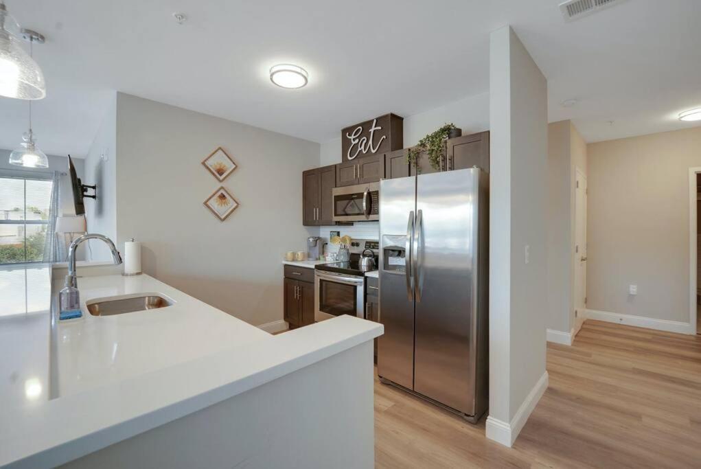 Beautiful 2Br Apt/Ewr Airport/King /Free Parking Newark Esterno foto