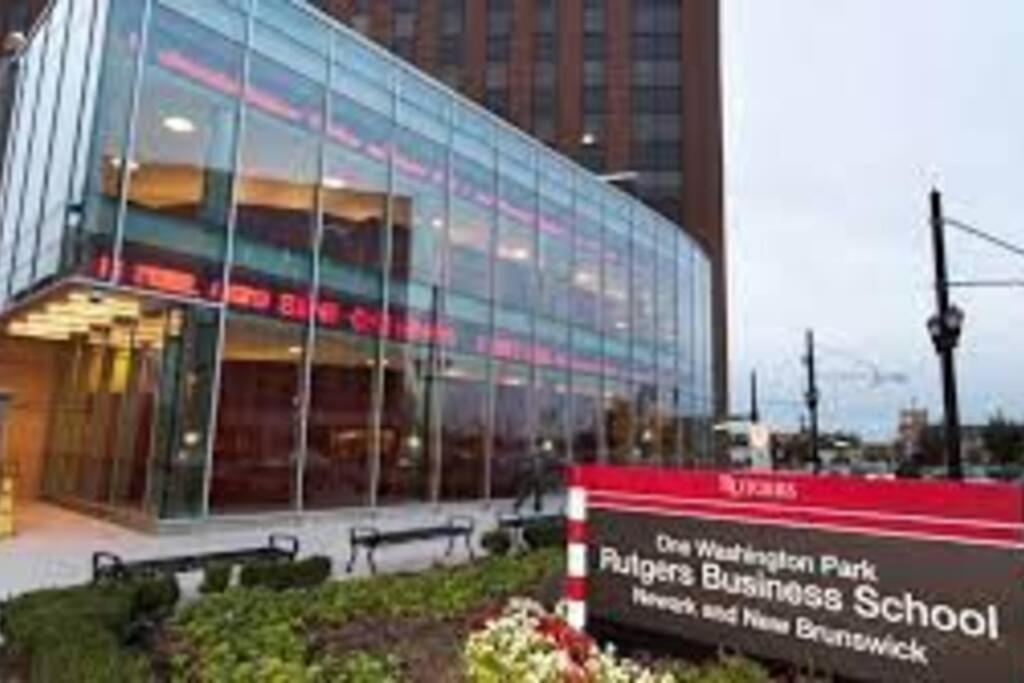 Beautiful 2Br Apt/Ewr Airport/King /Free Parking Newark Esterno foto