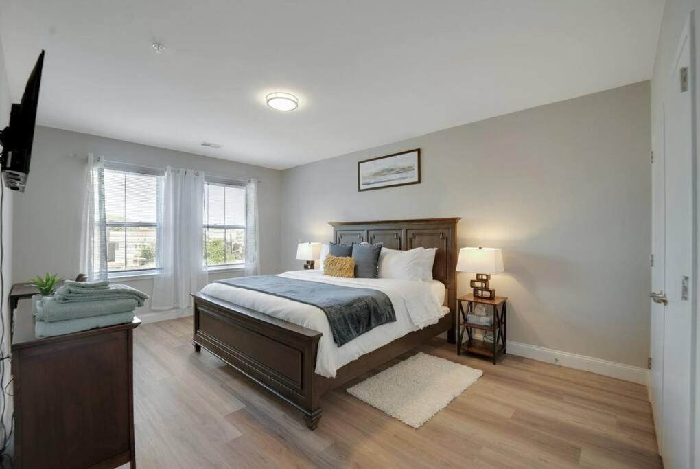Beautiful 2Br Apt/Ewr Airport/King /Free Parking Newark Esterno foto