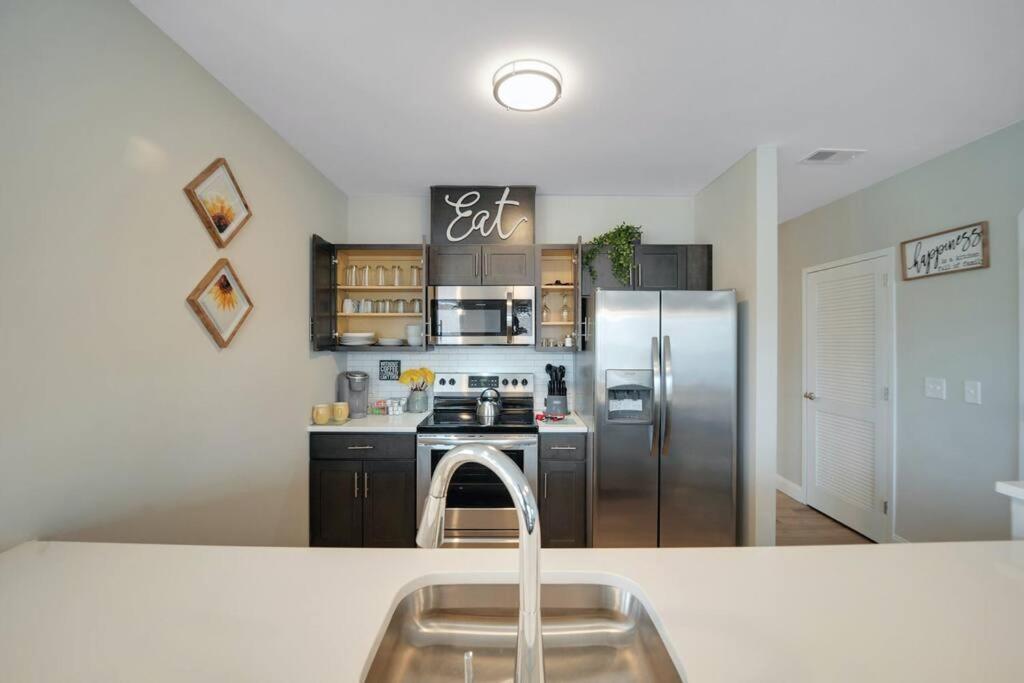 Beautiful 2Br Apt/Ewr Airport/King /Free Parking Newark Esterno foto
