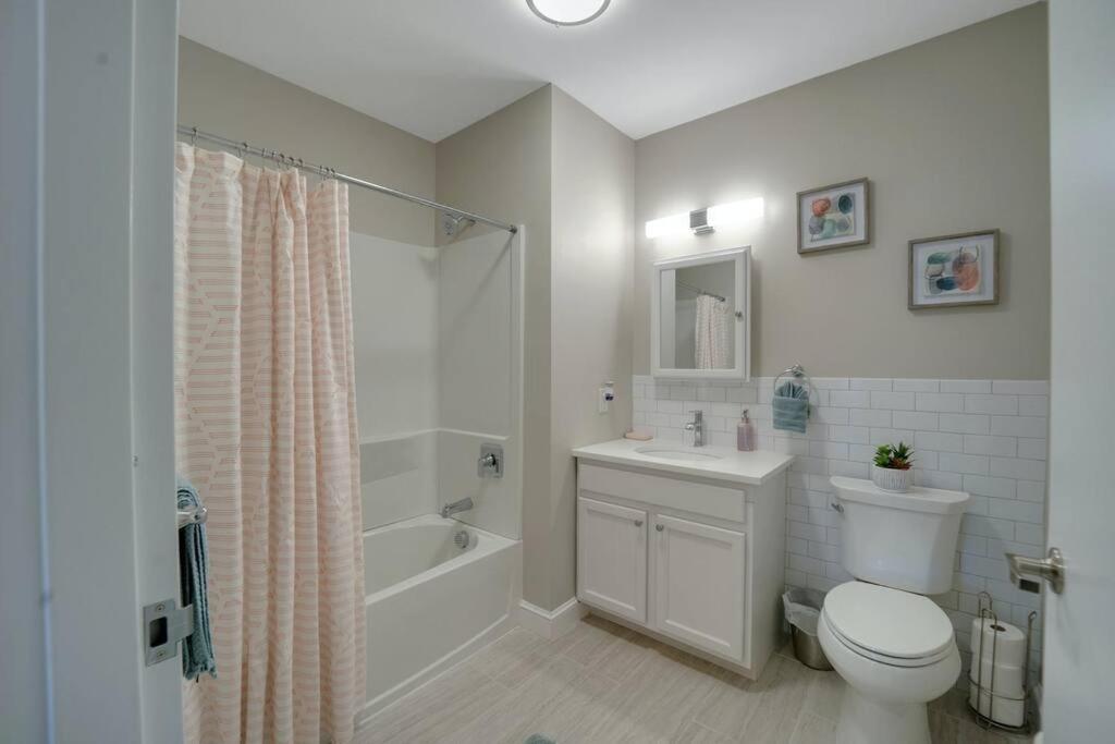 Beautiful 2Br Apt/Ewr Airport/King /Free Parking Newark Esterno foto