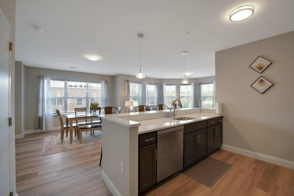 Beautiful 2Br Apt/Ewr Airport/King /Free Parking Newark Esterno foto